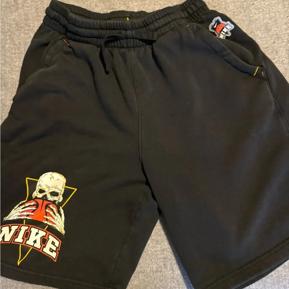 Nike‎ boys club frenzy shorts sz XL youth